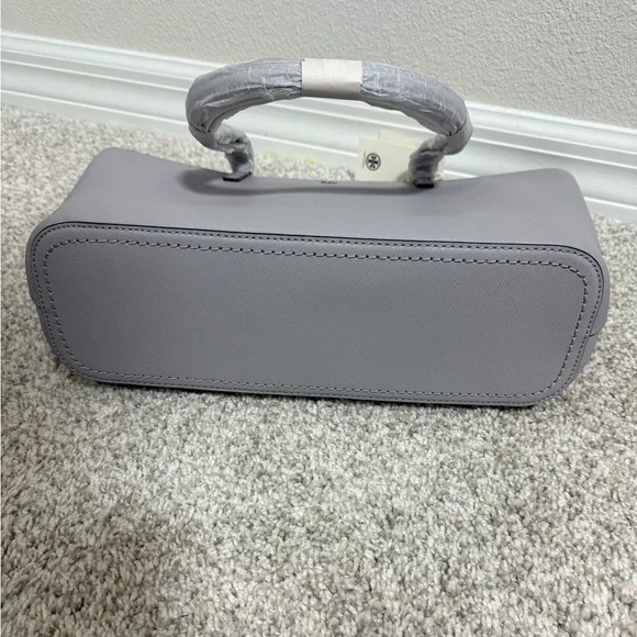 HP 3.28!! NWT Tory Burch Small Leather Tote with Crossbody Strap in Bay Gray - Picture 8 of 14